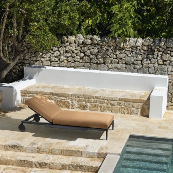 Leaf Sunbed - Image 2