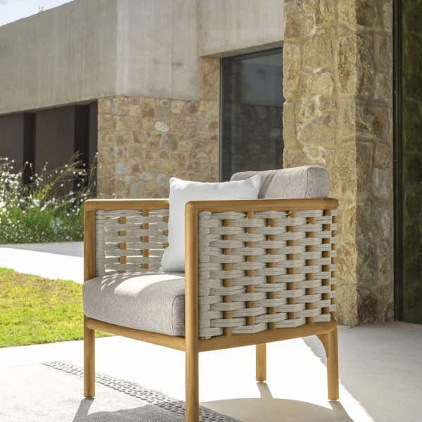 Prichi Armchair living room - Image 4