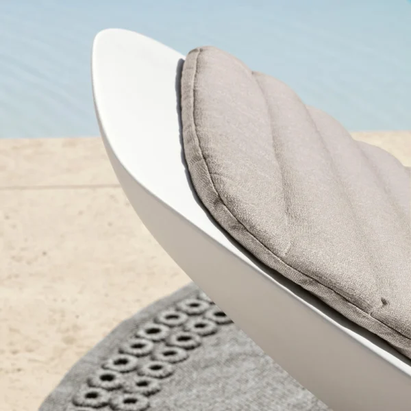 Reef sunbed - Image 10
