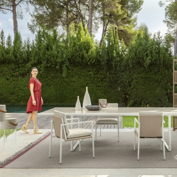 Tressé Small Dining Table 1