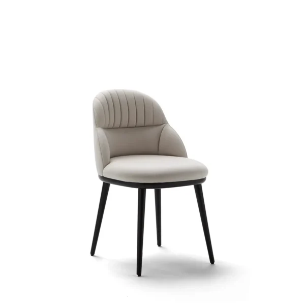 Cricket dining chair