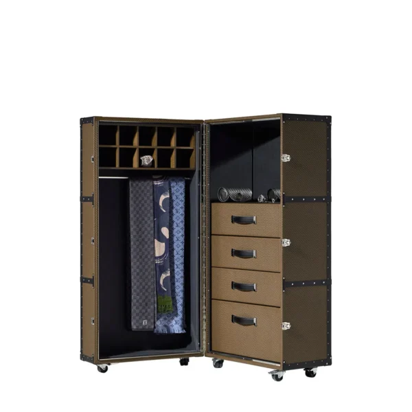 Traveler accessories cabinet