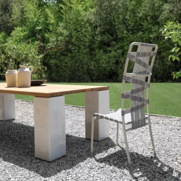 Inout Dining table - Image 3