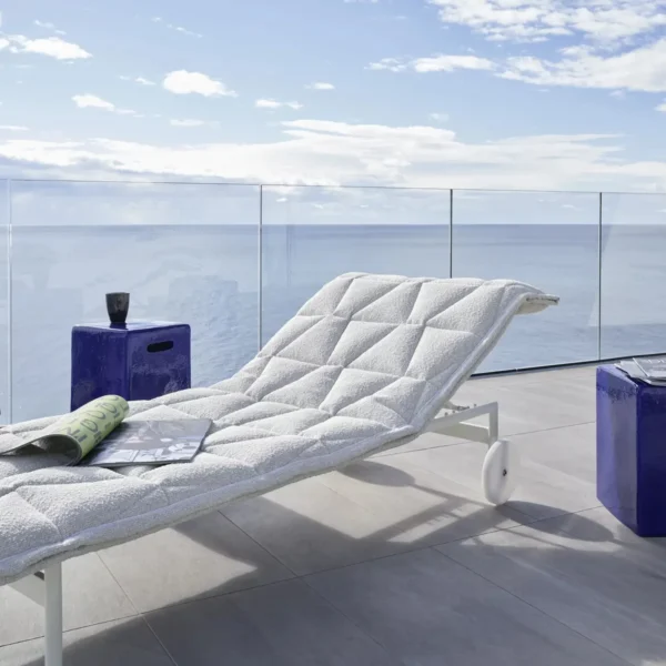 Inout side table - Image 25
